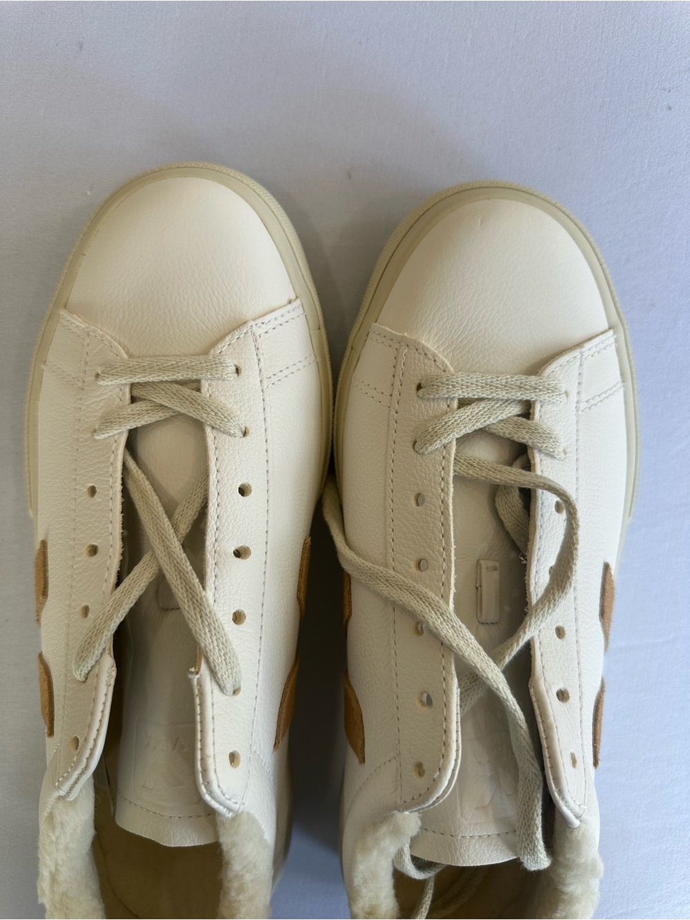 Veja Chrome Free leather Sneakers Lace up w/Tan V Logo and Faux Fur Lining 8/10 - Picture 7 of 16